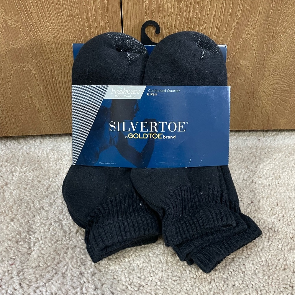 NWT Quarter Crew Socks